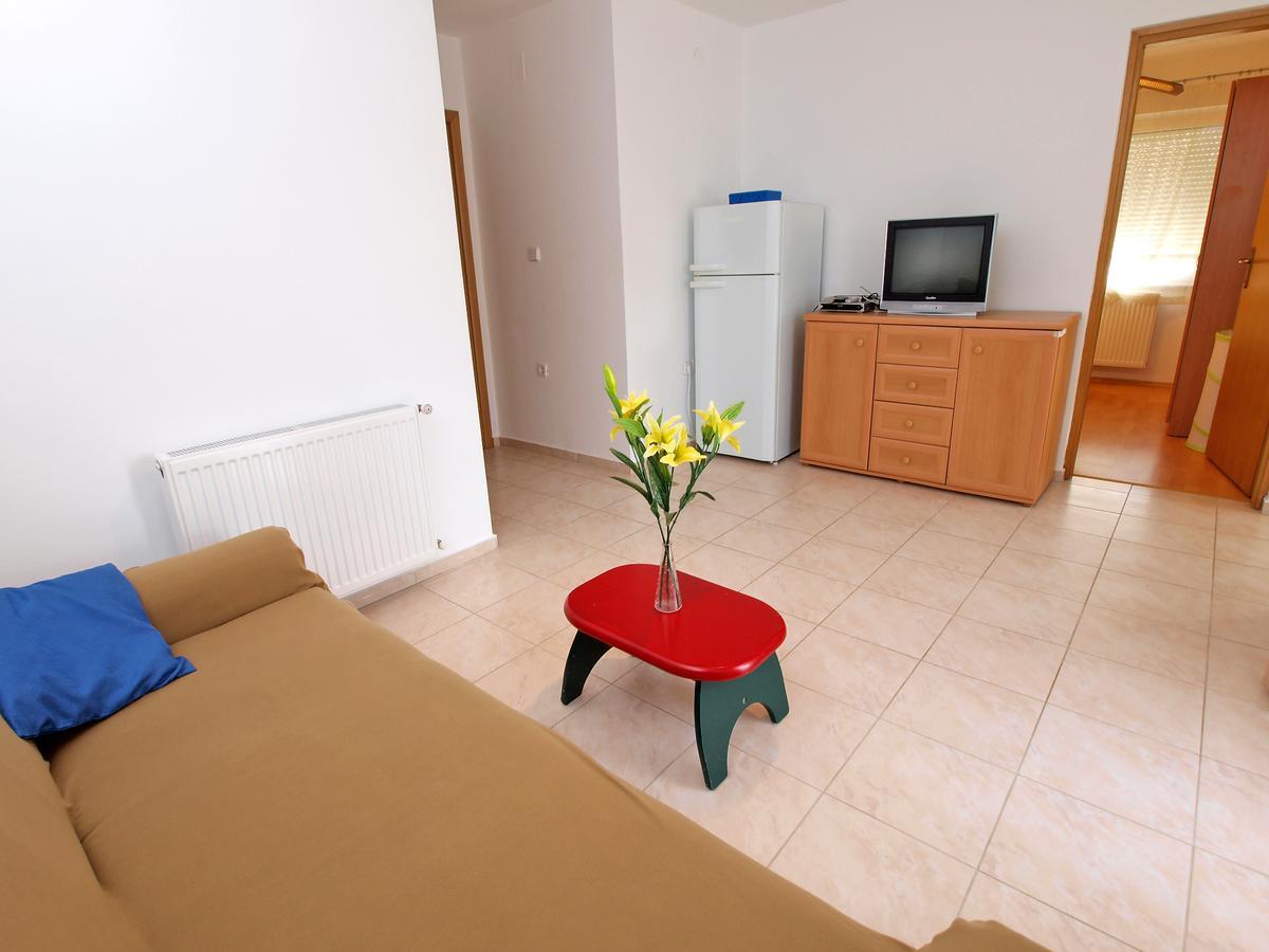 Mara 1029 Apartment